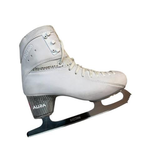 Used Figure skates - Aura 200, size 240 + Björn Loiste Blades