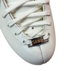 Nauhakorut luistimiin